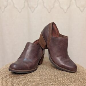 Like-New Leather Ankle Boots By Korks